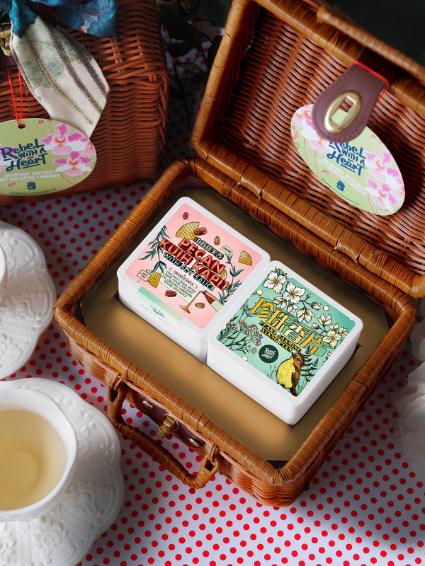 Twin Petite: Pecan Kuih Kapit + Tea - Pearl Jasmine Xiang Pian