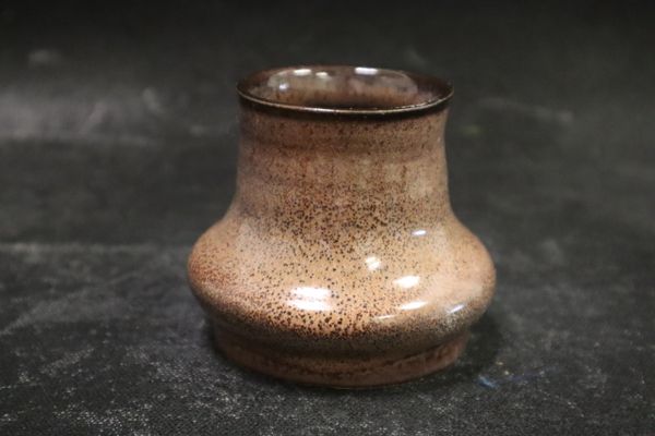 CONTEMPORARY VASE SERIES - MODEST